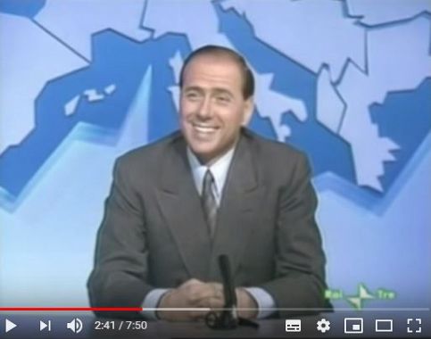 Berlusconi durante un'intervista con Biagi