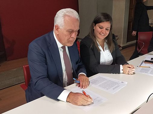 Il presidente Giani e l'assessora Nardini firmano il Patto